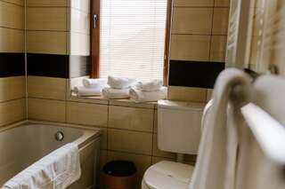 Мотели Motel Ana Maria Magdalena Lipova Семейный номер с ванной комнатой-3
